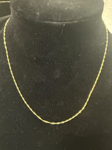 10kt solid yellow gold - yellow, twisted